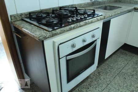 Apartamento à venda com 180m², 4 quartos e 2 vagas Apartamento à venda com 180m², 4 quartos e 2 vagasCozinha