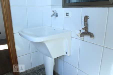 Apartamento à venda com 180m², 4 quartos e 2 vagas Apartamento à venda com 180m², 4 quartos e 2 vagasÁrea de Serviço
