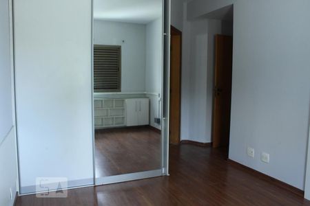 Apartamento à venda com 180m², 4 quartos e 2 vagas Apartamento à venda com 180m², 4 quartos e 2 vagasSuíte 3
