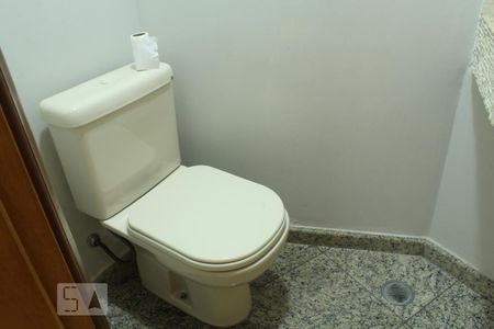 Apartamento à venda com 180m², 4 quartos e 2 vagas Apartamento à venda com 180m², 4 quartos e 2 vagasLavabo