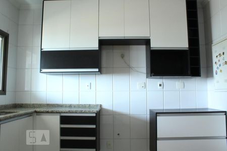 Apartamento à venda com 180m², 4 quartos e 2 vagas Apartamento à venda com 180m², 4 quartos e 2 vagasCozinha