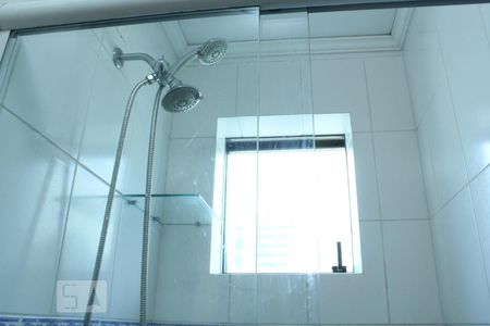 Apartamento à venda com 180m², 4 quartos e 2 vagas Apartamento à venda com 180m², 4 quartos e 2 vagasBanheiro da Suíte 1