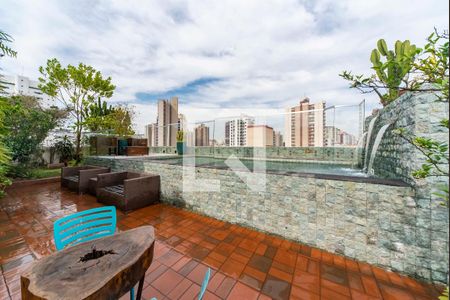 Apartamento à venda com 370m², 4 quartos e 3 vagas Apartamento à venda com 370m², 4 quartos e 3 vagasÁrea comum - Piscina