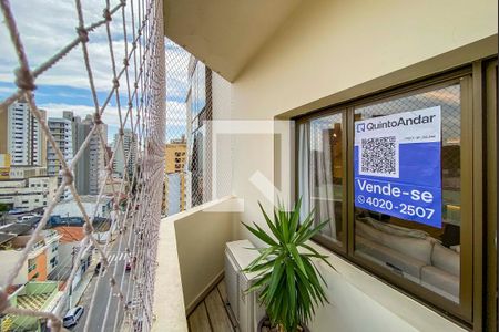 Apartamento à venda com 370m², 4 quartos e 3 vagas Apartamento à venda com 370m², 4 quartos e 3 vagasPlaca Instalada na Varanda