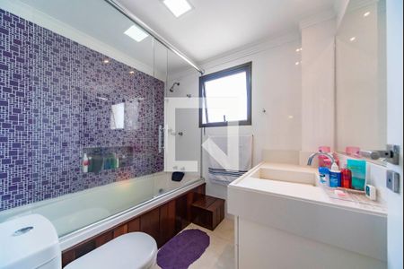 Apartamento à venda com 370m², 4 quartos e 3 vagas Apartamento à venda com 370m², 4 quartos e 3 vagasBanheiro do Quarto 3