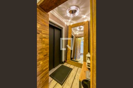 Apartamento à venda com 370m², 4 quartos e 3 vagas Apartamento à venda com 370m², 4 quartos e 3 vagasHall