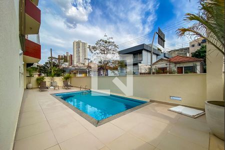 Apartamento à venda com 370m², 4 quartos e 3 vagas Apartamento à venda com 370m², 4 quartos e 3 vagasÁrea comum - Piscina