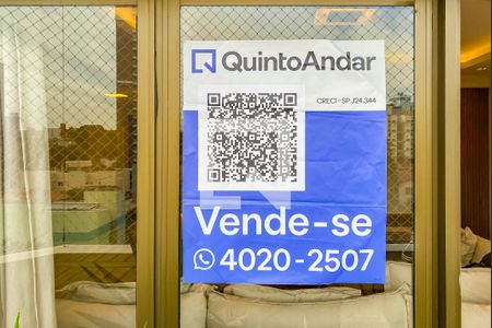 Apartamento à venda com 370m², 4 quartos e 3 vagas Apartamento à venda com 370m², 4 quartos e 3 vagasPlaca Instalada na Varanda