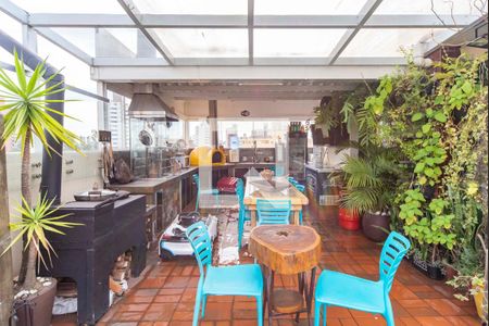 Apartamento à venda com 370m², 4 quartos e 3 vagas Apartamento à venda com 370m², 4 quartos e 3 vagasÁrea Gourmet