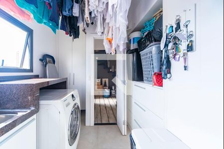 Apartamento à venda com 370m², 4 quartos e 3 vagas Apartamento à venda com 370m², 4 quartos e 3 vagasÁrea de Serviço