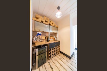 Apartamento à venda com 370m², 4 quartos e 3 vagas Apartamento à venda com 370m², 4 quartos e 3 vagasAdega