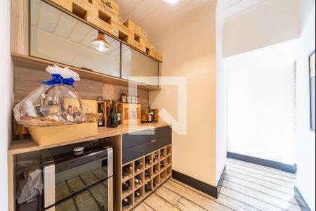 Apartamento à venda com 370m², 4 quartos e 3 vagas Apartamento à venda com 370m², 4 quartos e 3 vagasAdega