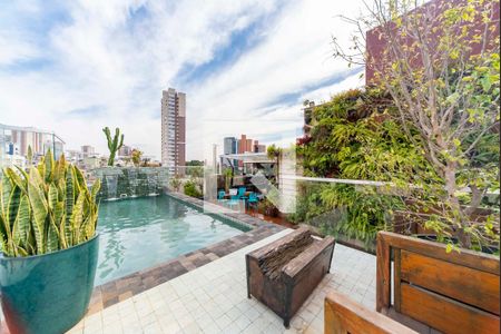 Apartamento à venda com 370m², 4 quartos e 3 vagas Apartamento à venda com 370m², 4 quartos e 3 vagasÁrea comum - Piscina