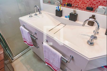 Apartamento à venda com 370m², 4 quartos e 3 vagas Apartamento à venda com 370m², 4 quartos e 3 vagasPias