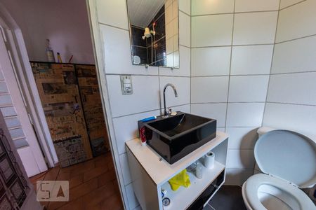 Casa à venda com 177m², 4 quartos e 2 vagas Casa à venda com 177m², 4 quartos e 2 vagasBanheiro