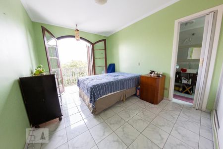 Casa à venda com 177m², 4 quartos e 2 vagas Casa à venda com 177m², 4 quartos e 2 vagasQuarto