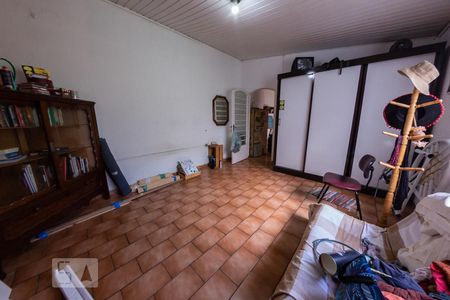 Casa à venda com 177m², 4 quartos e 2 vagas Casa à venda com 177m², 4 quartos e 2 vagasSala