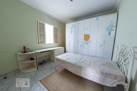 Casa à venda com 177m², 4 quartos e 2 vagas Casa à venda com 177m², 4 quartos e 2 vagasQuarto