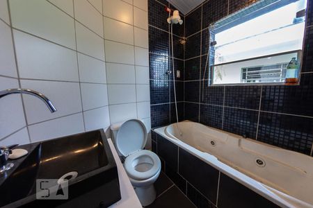 Casa à venda com 177m², 4 quartos e 2 vagas Casa à venda com 177m², 4 quartos e 2 vagasBanheiro