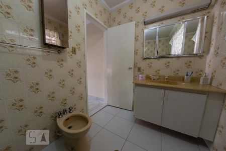 Casa à venda com 177m², 4 quartos e 2 vagas Casa à venda com 177m², 4 quartos e 2 vagasBanheiro