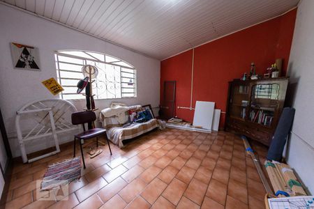 Casa à venda com 177m², 4 quartos e 2 vagas Casa à venda com 177m², 4 quartos e 2 vagasSala