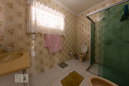 Casa à venda com 177m², 4 quartos e 2 vagas Casa à venda com 177m², 4 quartos e 2 vagasBanheiro