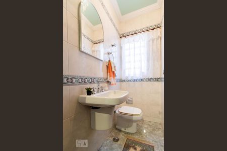 Casa à venda com 357m², 3 quartos e 7 vagas Casa à venda com 357m², 3 quartos e 7 vagasLavabo