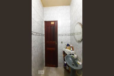 Casa à venda com 100m², 3 quartos e sem vaga Casa à venda com 100m², 3 quartos e sem vagaBanheiro Social 2