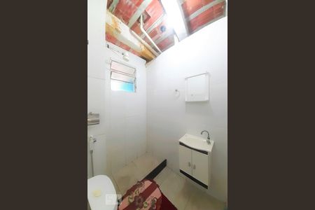 Casa à venda com 100m², 3 quartos e sem vaga Casa à venda com 100m², 3 quartos e sem vagaBanheiro Social 1