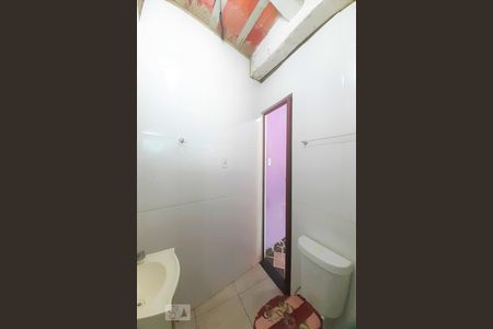 Casa à venda com 100m², 3 quartos e sem vaga Casa à venda com 100m², 3 quartos e sem vagaBanheiro Social 1