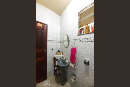 Casa à venda com 100m², 3 quartos e sem vaga Casa à venda com 100m², 3 quartos e sem vagaBanheiro Social 2