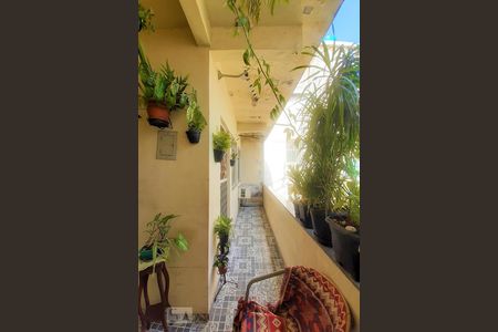 Casa à venda com 100m², 3 quartos e sem vaga Casa à venda com 100m², 3 quartos e sem vagaVaranda