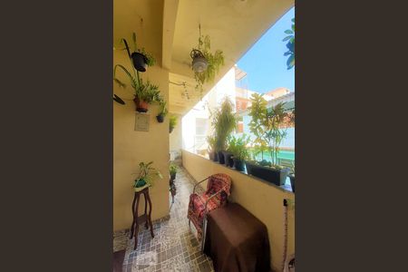 Casa à venda com 100m², 3 quartos e sem vaga Casa à venda com 100m², 3 quartos e sem vagaVaranda