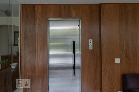 Apartamento à venda com 200m², 3 quartos e 2 vagasÁrea comum - elevador social