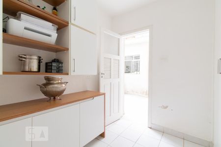 Casa à venda com 270m², 4 quartos e 2 vagasQuarto de Serviço