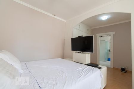 Casa à venda com 270m², 4 quartos e 2 vagasSuíte