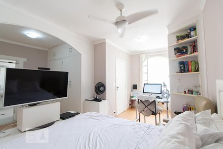 Casa à venda com 270m², 4 quartos e 2 vagasSuíte