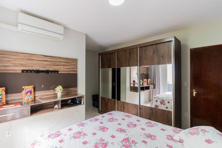 Casa à venda com 95m², 3 quartos e 2 vagasSuíte