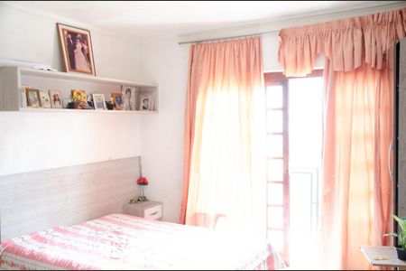 Casa à venda com 140m², 3 quartos e 2 vagasSuíte