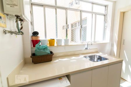 Apartamento à venda com 170m², 3 quartos e 3 vagas Apartamento à venda com 170m², 3 quartos e 3 vagasÁrea de Serviço