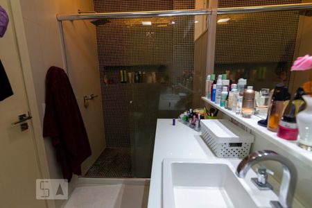 Apartamento à venda com 170m², 3 quartos e 3 vagas Apartamento à venda com 170m², 3 quartos e 3 vagasBanheiro da Suíte