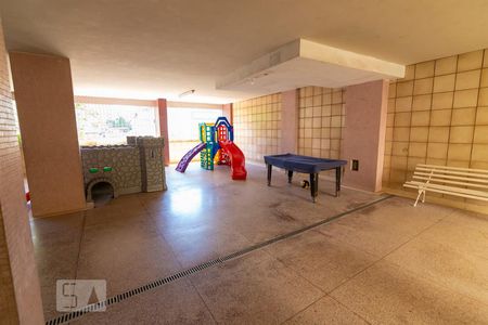 Apartamento à venda com 170m², 3 quartos e 3 vagas Apartamento à venda com 170m², 3 quartos e 3 vagasÁrea Comum - Playground