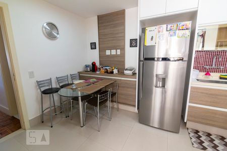 Apartamento à venda com 170m², 3 quartos e 3 vagas Apartamento à venda com 170m², 3 quartos e 3 vagasCozinha