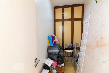 Apartamento à venda com 170m², 3 quartos e 3 vagas Apartamento à venda com 170m², 3 quartos e 3 vagasQuarto de Serviço