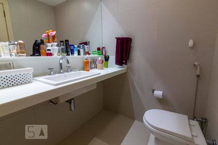 Apartamento à venda com 170m², 3 quartos e 3 vagas Apartamento à venda com 170m², 3 quartos e 3 vagasBanheiro da Suíte