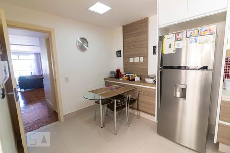 Apartamento à venda com 170m², 3 quartos e 3 vagas Apartamento à venda com 170m², 3 quartos e 3 vagasCozinha