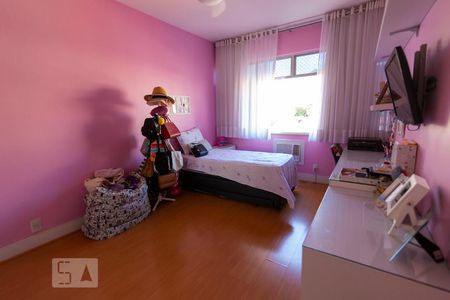 Apartamento à venda com 170m², 3 quartos e 3 vagas Apartamento à venda com 170m², 3 quartos e 3 vagasQuarto 2