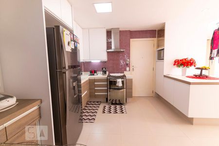 Apartamento à venda com 170m², 3 quartos e 3 vagas Apartamento à venda com 170m², 3 quartos e 3 vagasCozinha