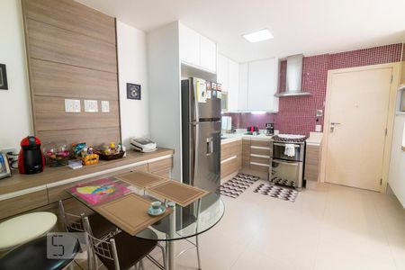Apartamento à venda com 170m², 3 quartos e 3 vagas Apartamento à venda com 170m², 3 quartos e 3 vagasCozinha
