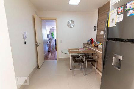 Apartamento à venda com 170m², 3 quartos e 3 vagas Apartamento à venda com 170m², 3 quartos e 3 vagasCozinha